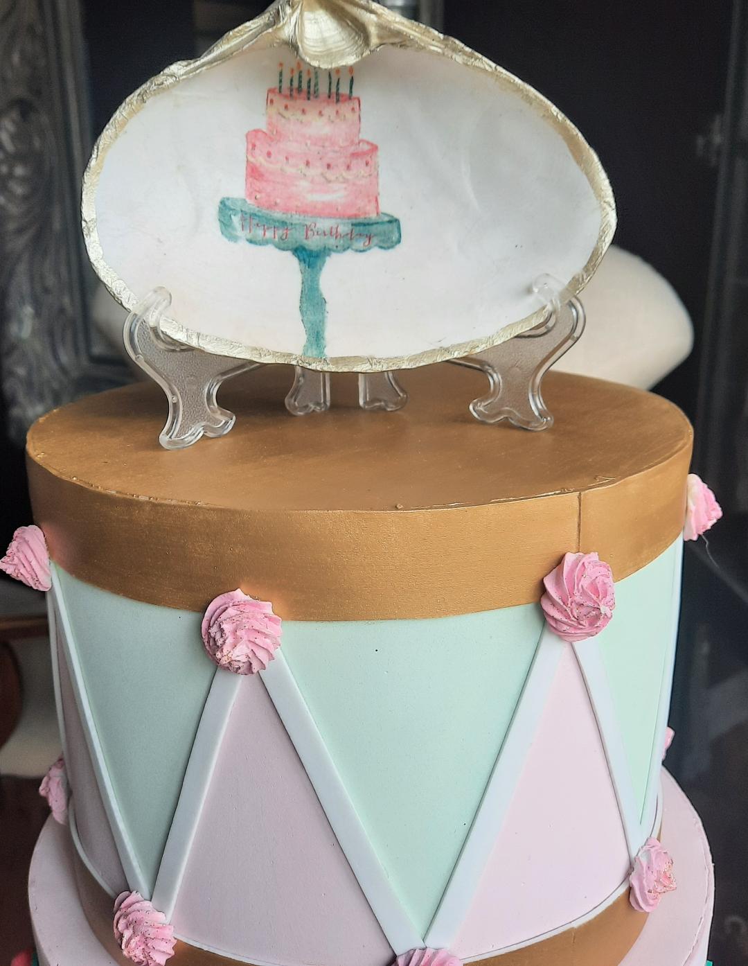 Clam Shell Art Birthday Cake