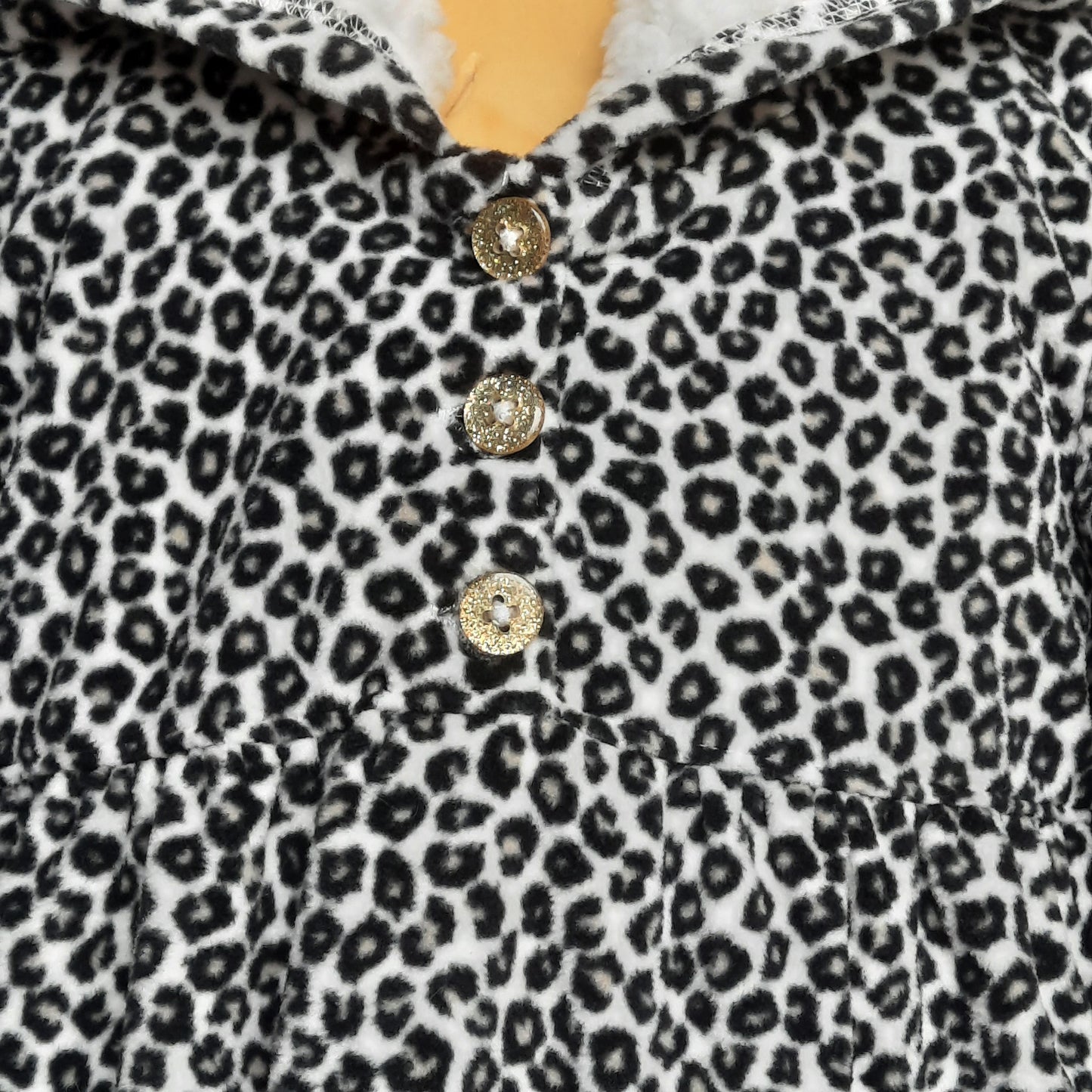 Carter's Pull Over Flease Leopard Print 5T.