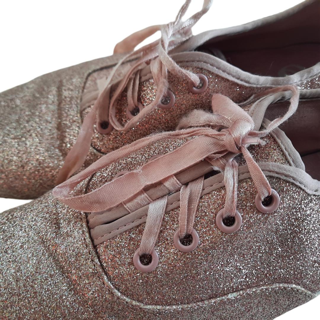Ladies Pink Glitter Sneaker size 8
