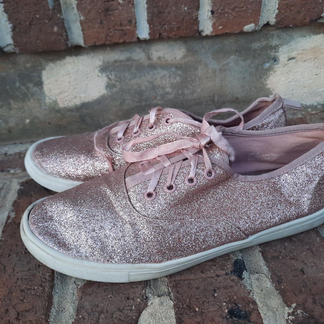 Ladies Pink Glitter Sneaker size 8