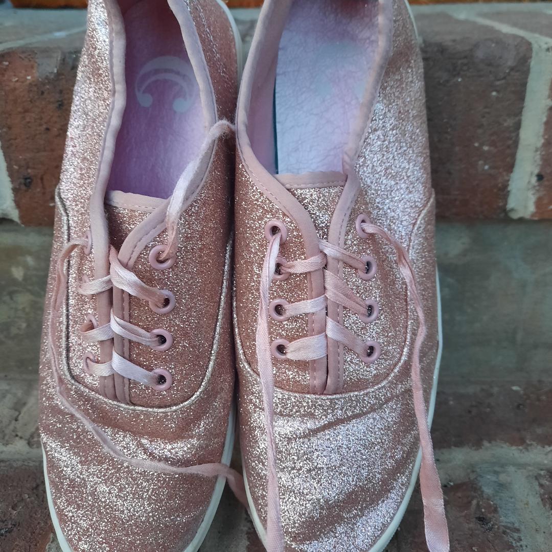 Ladies Pink Glitter Sneaker size 8