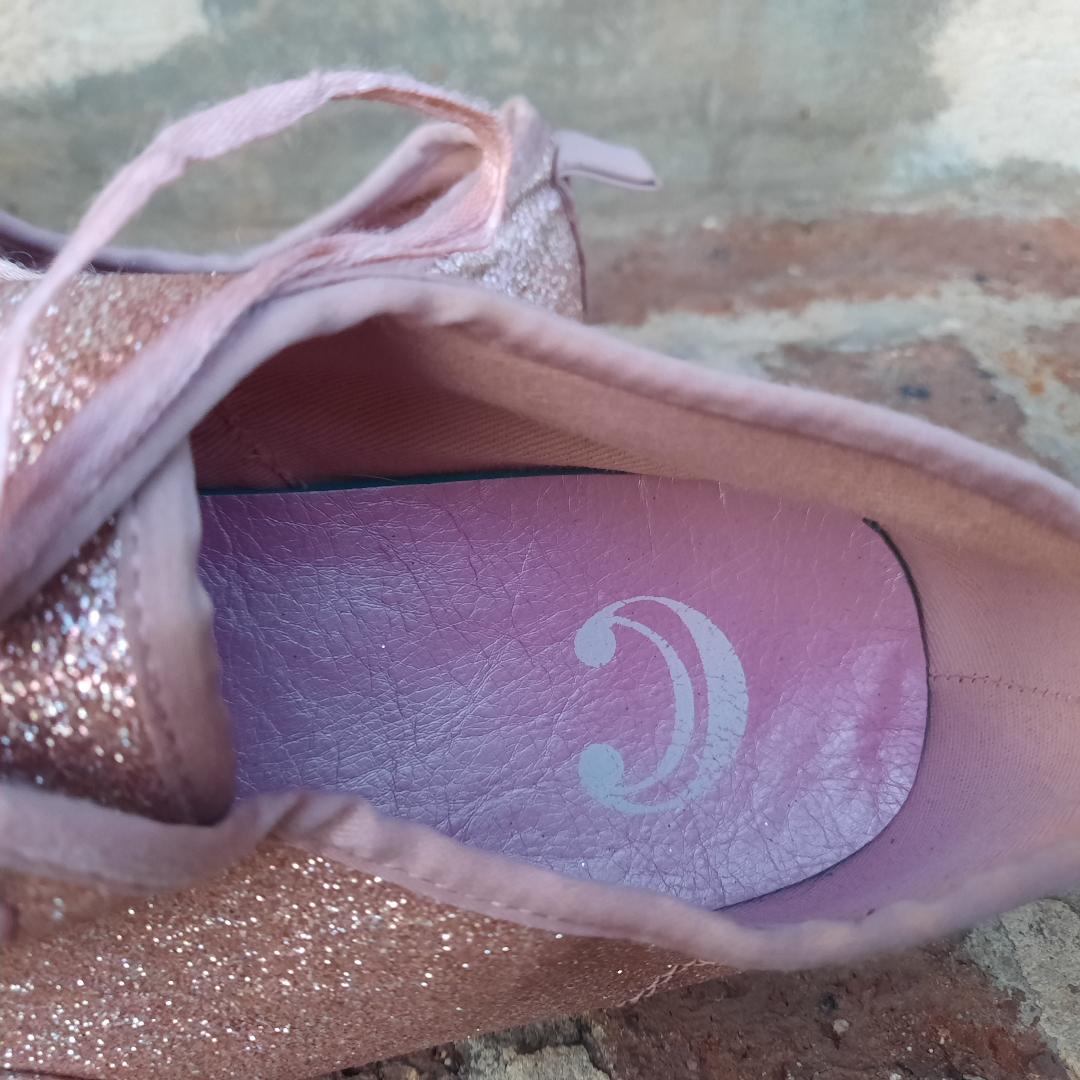 Ladies Pink Glitter Sneaker size 8