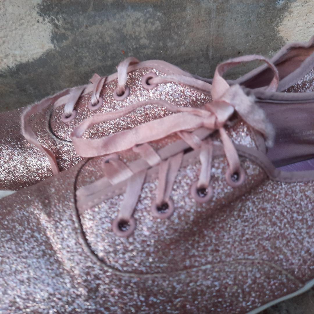 Ladies Pink Glitter Sneaker size 8