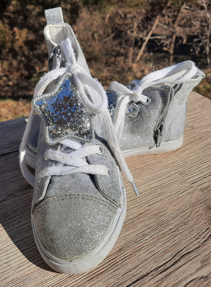 Cat & Jack Grey High Top Zip Up Sneaker With Glitter Star Size 11