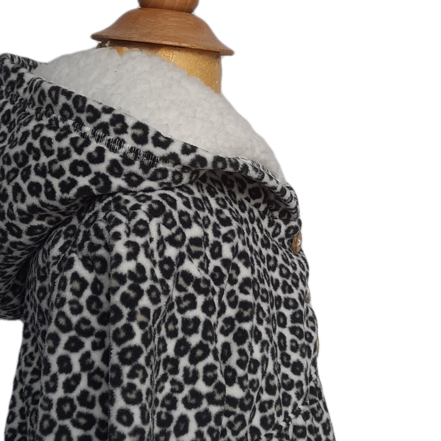 Carter's Pull Over Flease Leopard Print 5T.