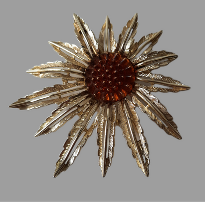 Vintage Gold Toned Sunflower /Broach/Pin/Pendant "Sarah Coventry"