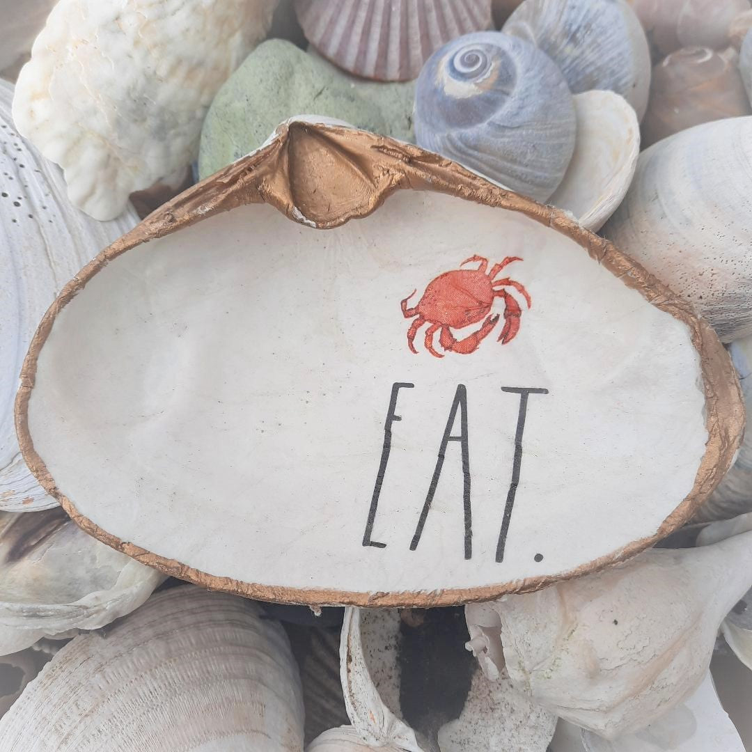 Clam Shell Art Eat Crab