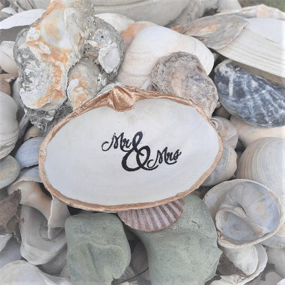 Clam Shell Art Mr.& Mrs.